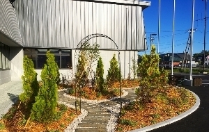 黒松内町総合体育館前ガーデン